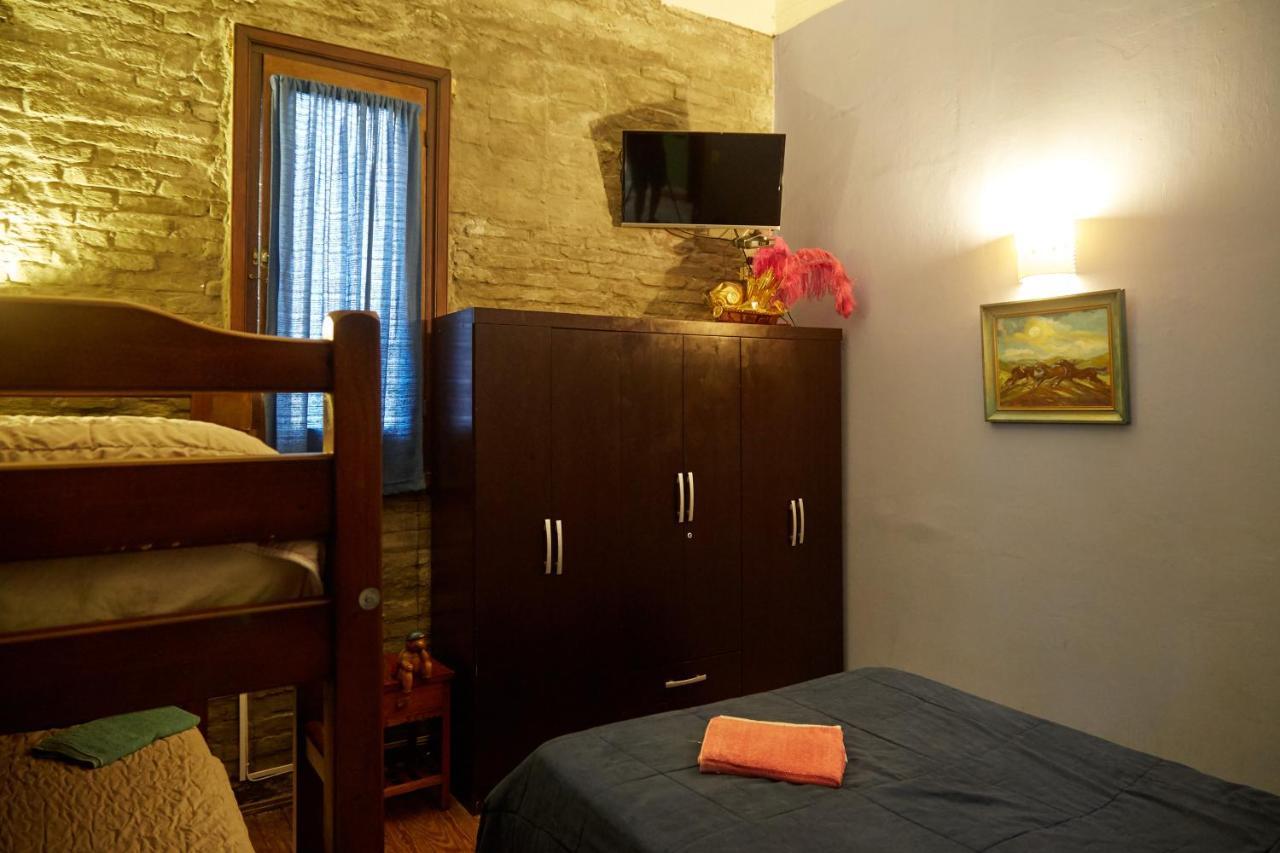 Una Noche Mas B & B Montevideo Extérieur photo